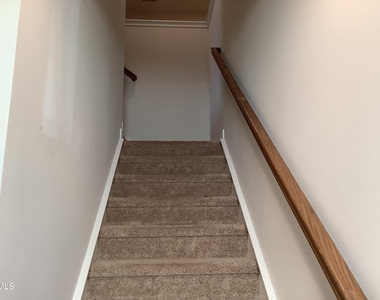 35 Village Edge Drive - Photo Thumbnail 5