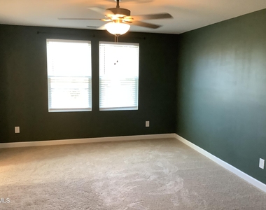 35 Village Edge Drive - Photo Thumbnail 6