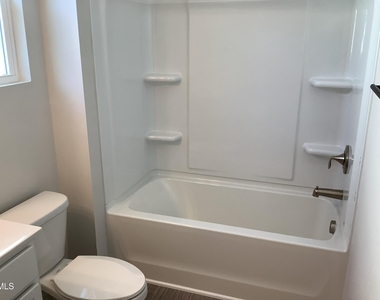 35 Village Edge Drive - Photo Thumbnail 14
