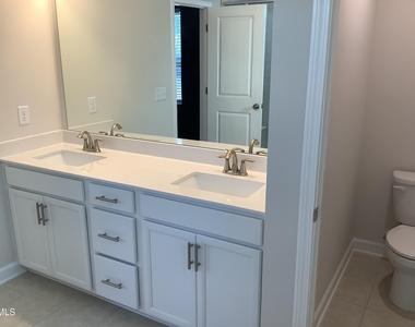 35 Village Edge Drive - Photo Thumbnail 7