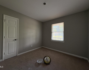 1704 Sundial Place - Photo Thumbnail 12
