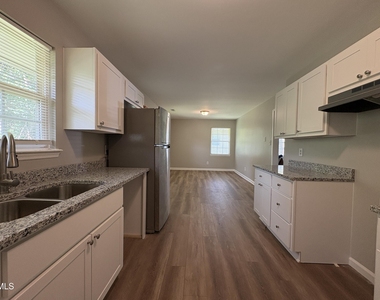 1704 Sundial Place - Photo Thumbnail 7