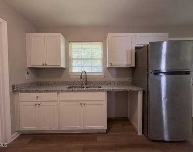 1704 Sundial Place - Photo Thumbnail 6