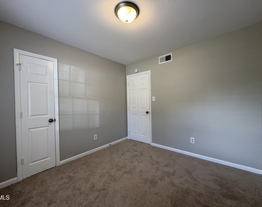 1704 Sundial Place - Photo Thumbnail 8