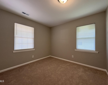 1704 Sundial Place - Photo Thumbnail 14