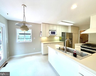 33 Monroe Lane - Photo Thumbnail 14