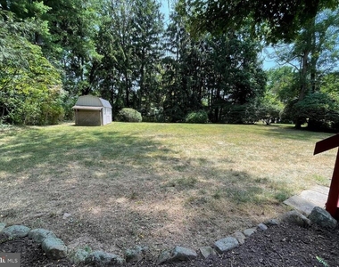 33 Monroe Lane - Photo Thumbnail 2