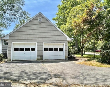 33 Monroe Lane - Photo Thumbnail 4