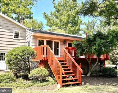 33 Monroe Lane - Photo Thumbnail 1