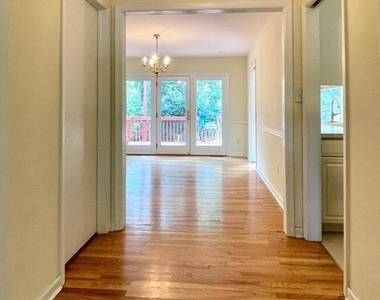 33 Monroe Lane - Photo Thumbnail 12
