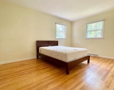 33 Monroe Lane - Photo Thumbnail 16
