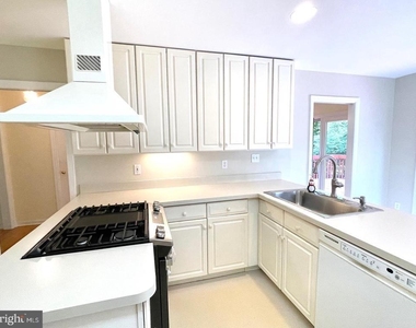 33 Monroe Lane - Photo Thumbnail 13
