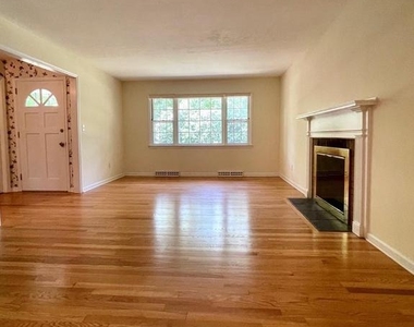 33 Monroe Lane - Photo Thumbnail 8