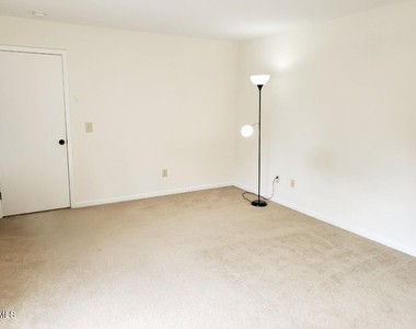 143 Brookberry Circle - Photo Thumbnail 14