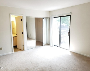 143 Brookberry Circle - Photo Thumbnail 17