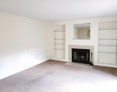 143 Brookberry Circle - Photo Thumbnail 8