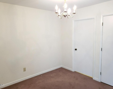 143 Brookberry Circle - Photo Thumbnail 7