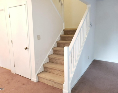 143 Brookberry Circle - Photo Thumbnail 11