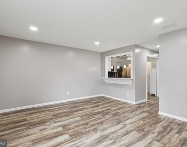 165 Wyndham Place - Photo Thumbnail 8