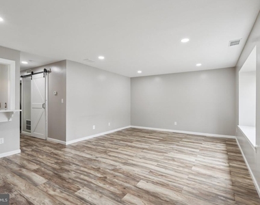 165 Wyndham Place - Photo Thumbnail 4