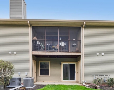 165 Wyndham Place - Photo Thumbnail 30