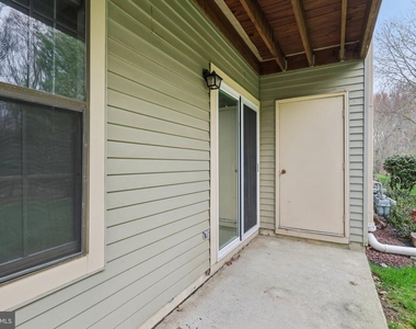 165 Wyndham Place - Photo Thumbnail 29