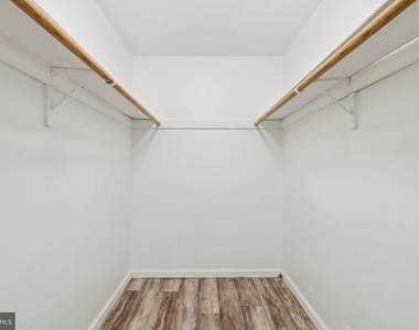 165 Wyndham Place - Photo Thumbnail 25