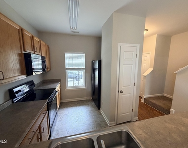 620 Woodson Drive - Photo Thumbnail 7