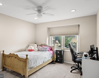 1410 Chanticleer - Photo Thumbnail 28