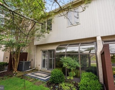 1410 Chanticleer - Photo Thumbnail 31