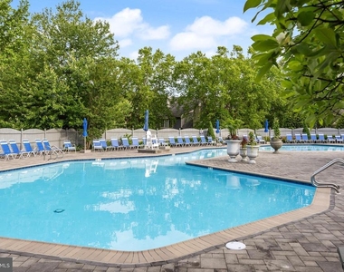 1410 Chanticleer - Photo Thumbnail 34