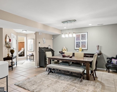 1410 Chanticleer - Photo Thumbnail 3