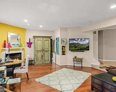 1410 Chanticleer - Photo Thumbnail 7