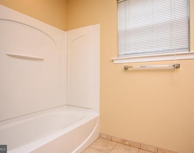 342 Nicholas - Photo Thumbnail 19