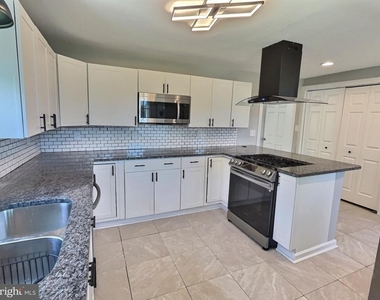 322 N Cannon Avenue - Photo Thumbnail 3