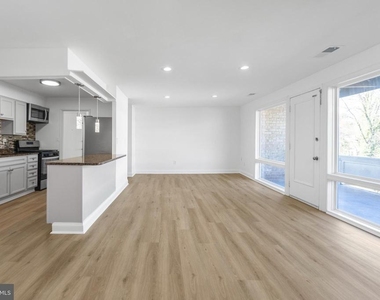 522 Wilson Bridge Drive - Photo Thumbnail 5