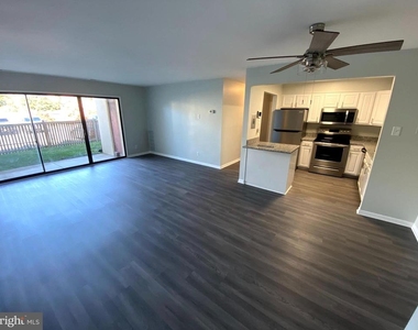 10123 Prince Place - Photo Thumbnail 6