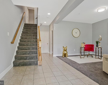 505 Jurgensen Pl - Photo Thumbnail 3