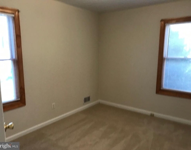 5422 Varnum Street - Photo Thumbnail 7