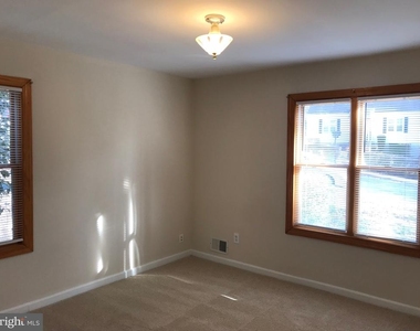 5422 Varnum Street - Photo Thumbnail 6