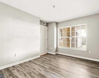 10531 Beacon Ridge Drive - Photo Thumbnail 16