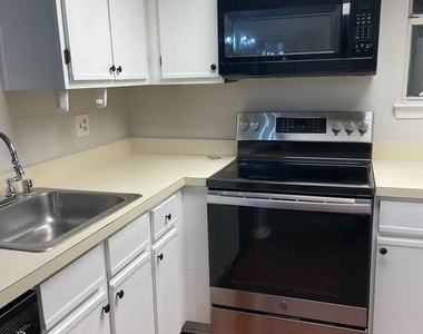 14013 Vista Drive - Photo Thumbnail 7