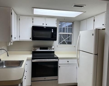 14013 Vista Drive - Photo Thumbnail 5