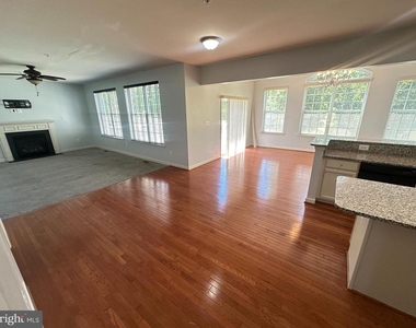7045 Sand Cherry Way - Photo Thumbnail 20