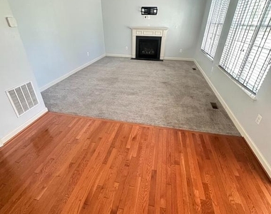 7045 Sand Cherry Way - Photo Thumbnail 21