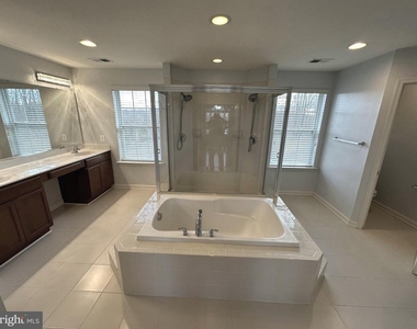 7045 Sand Cherry Way - Photo Thumbnail 30