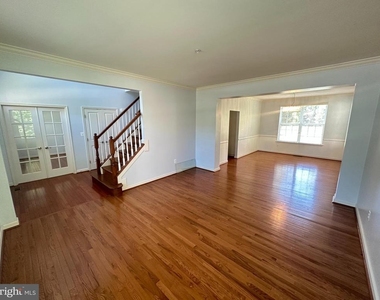 7045 Sand Cherry Way - Photo Thumbnail 13