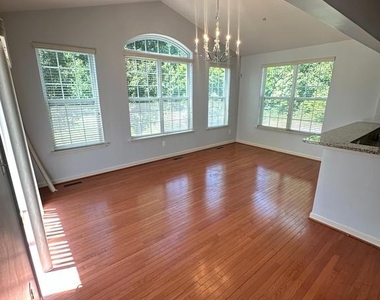7045 Sand Cherry Way - Photo Thumbnail 16