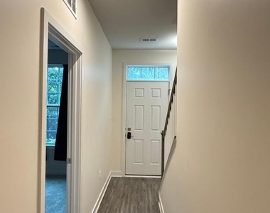 4812 Crest View Drive - Photo Thumbnail 5