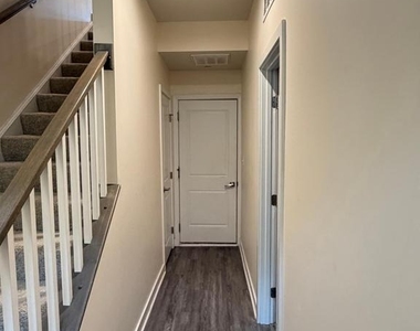 4812 Crest View Drive - Photo Thumbnail 6